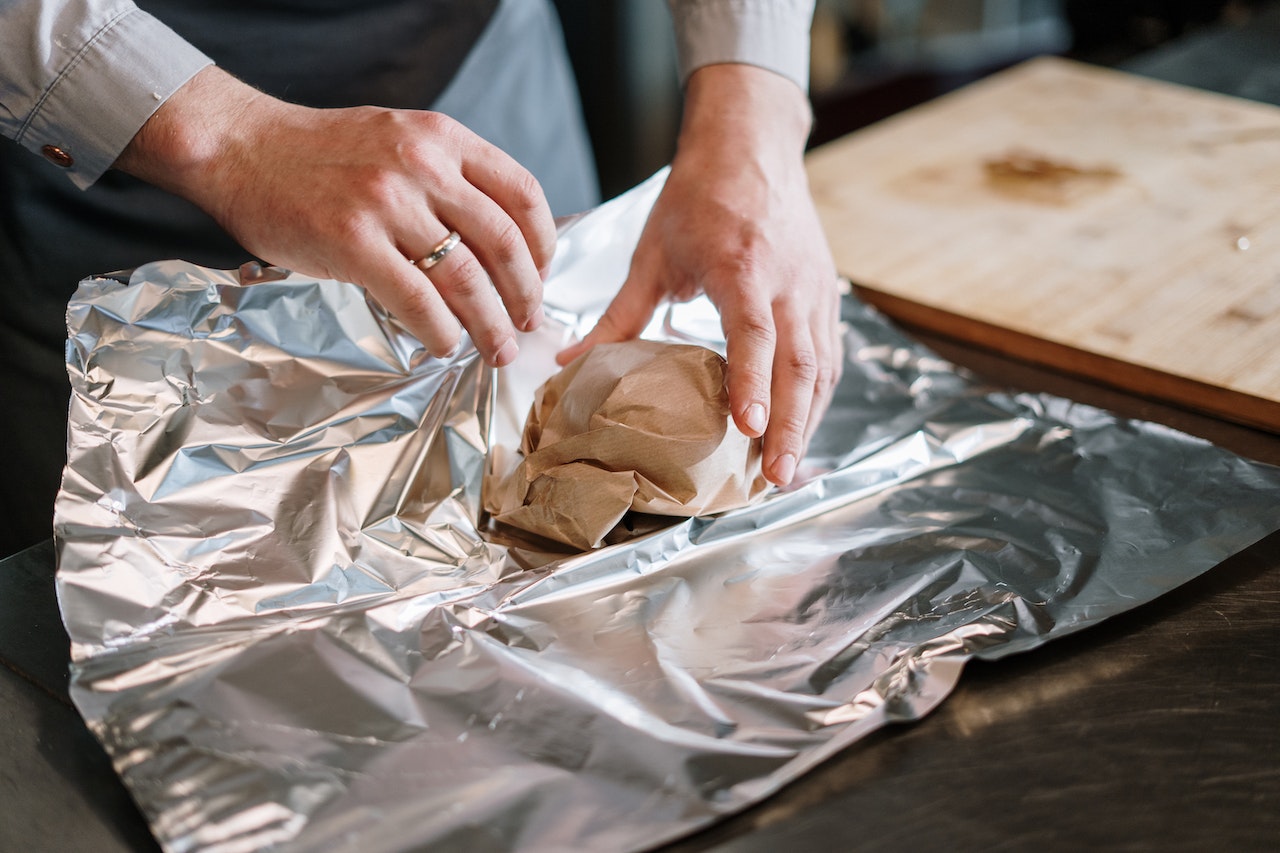 Mito 7: Cocinar con papel de aluminio es peligroso